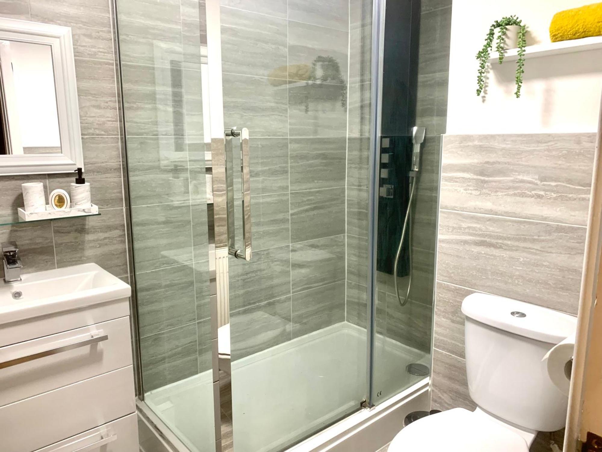 Large Modern 3 Bedroom City Centre Apartment ,Free Parking Liverpool Exterior foto
